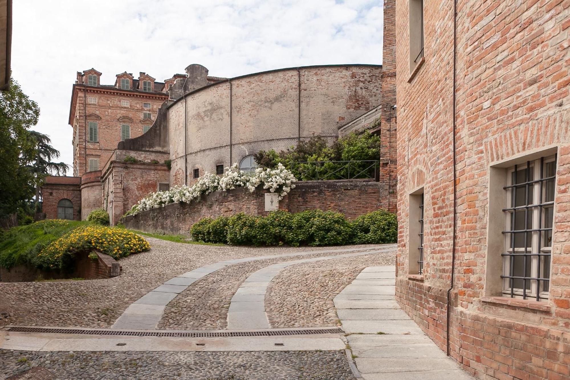 Marchesi Alfieri - Cantine E Ospitalita San Martino Alfieri Exterior photo