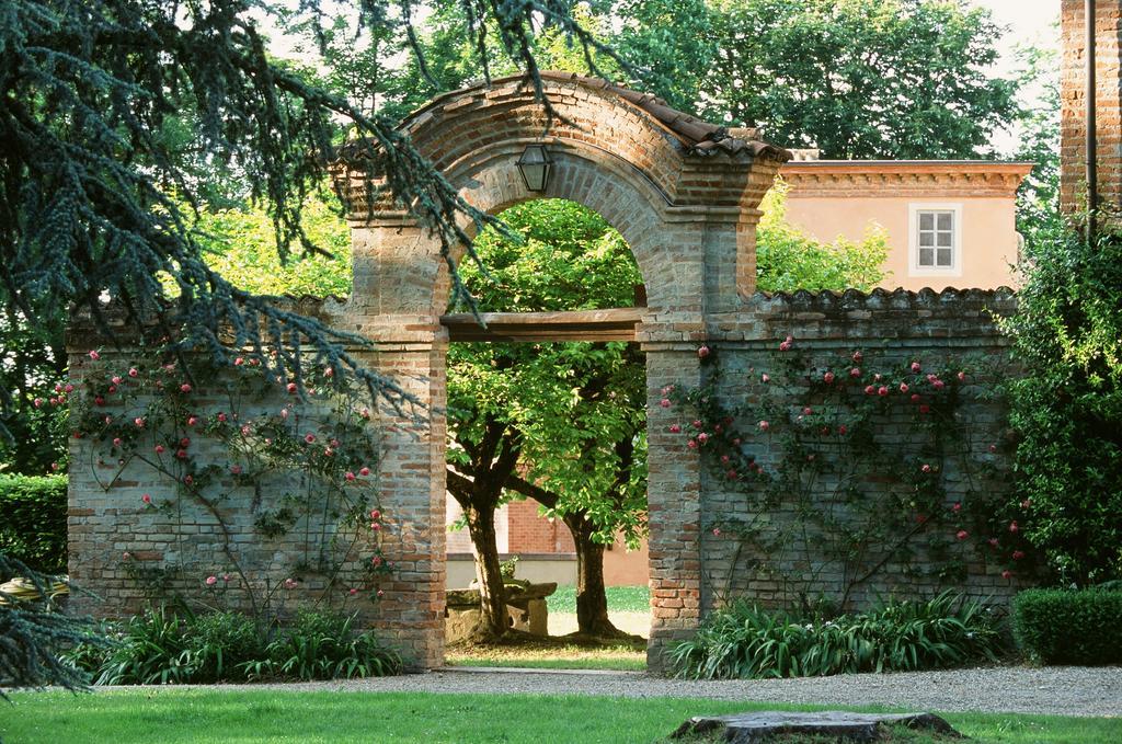 Marchesi Alfieri - Cantine E Ospitalita San Martino Alfieri Exterior photo