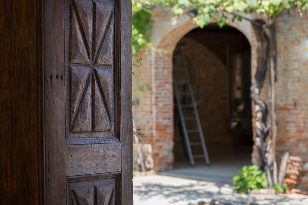 Marchesi Alfieri - Cantine E Ospitalita San Martino Alfieri Exterior photo